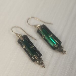 Chic Art Deco Style Green and Black Drop Earrings
